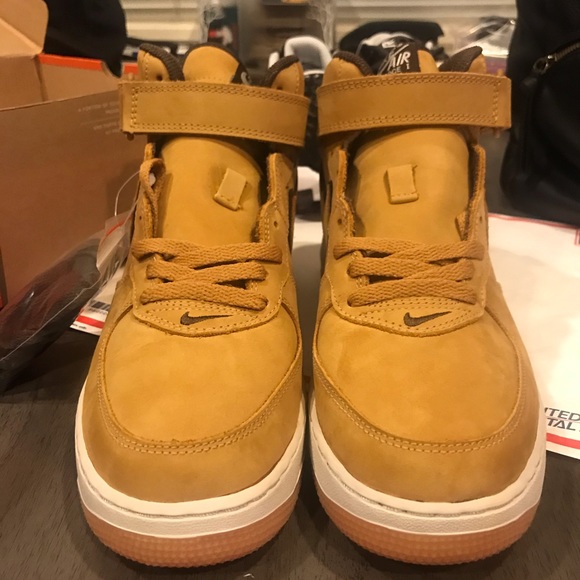 Nike Air Force 1 Mid WP Wheat Flax Shoes Sz 9.5 - Picture 2 of 10